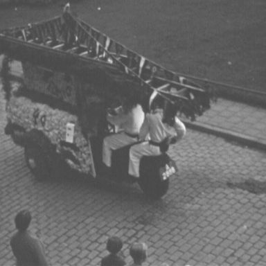 Kenteken: A 28118; foto: Still uit GAVA-film AV4781