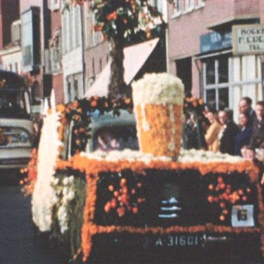Kenteken: A 31601; Skoda, foto: Still uit GAVA-film AV2491