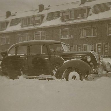 Kenteken: A 8282; Hudson Terraplane, Prinsesseweg 1, foto: R. Sikkes