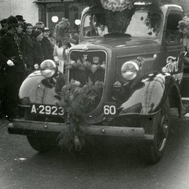 Kenteken: A 29234; Ford, bloemencorso 08-09-1938 (2139-4-033)