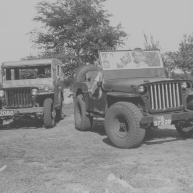 Kenteken: A 37228; Willys Jeep, Hebrecht, ca. 1947 (2437-5515)