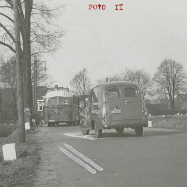 Kenteken: A 38312; A-38312 en A-38158 foto uit archief Kantongerecht Winschoten (154-8_162)