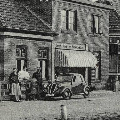 Kenteken: A 27435; Fiat Topolino, Zuidwolde ca. 1943, foto: uitsnede 1986-20796.jpg
