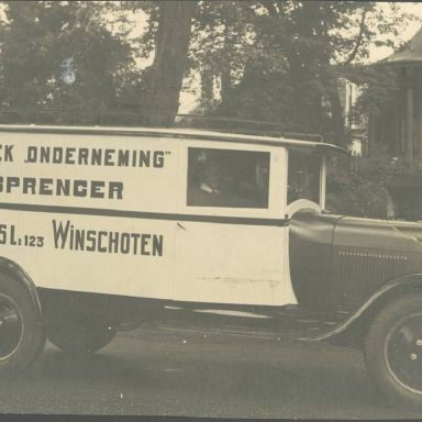 Kenteken: A 11814; Ford, foto: collectie Veenkoloniaal Museum (vm 3.1 Ve Wb 25.01)