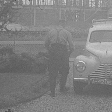 Kenteken: A 42062; Skoda, foto: Still uit GAVA-film AV2801