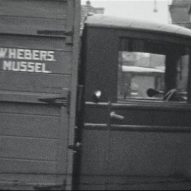 Kenteken: A 18440; Ford, foto: Still uit GAVA-film AV2068