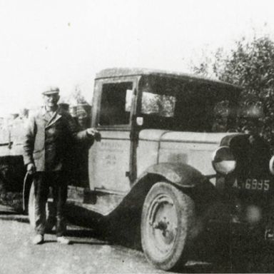 Kenteken: A 16995; Chevrolet, foto uit "Vervlogen Tijden" van K. de Vries (1761-8082)