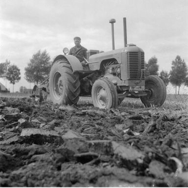 Kenteken: A 40328