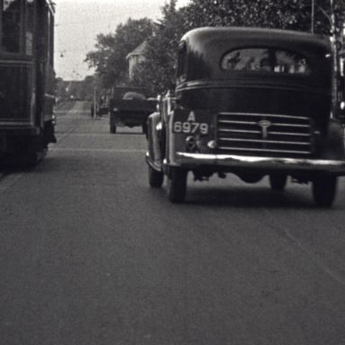 Kenteken: A 6979; Chevrolet, foto: still uit "Verkeersfilm", C. van der Mei, 1934, coll. GrA (2209-0176)