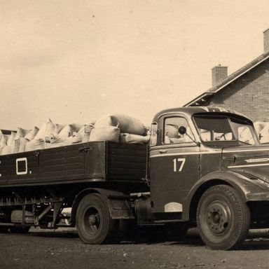 Kenteken: A 27840; Kromhout, foto: collectie <a href='http://www.transportnostalgie.punt.nl/' target='_blank'>transportnostalgie.punt.nl</a>