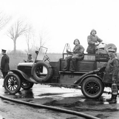 Kenteken: A 14640; Ford TT. Wehe-Den Hoorn, brandweeroefening ca. 1927 (818-17041)