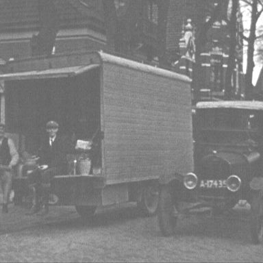 Kenteken: A 17435; Ford, Ter Apel, 16-03-1934, foto: Still uit GAVA-film AV4945
