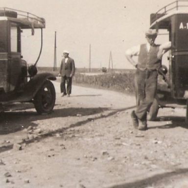 Kenteken: A 15794; Wegenaanleg in de omgeving van Noordhorn jaren dertig, foto: archief J. W. en E. Burgler
