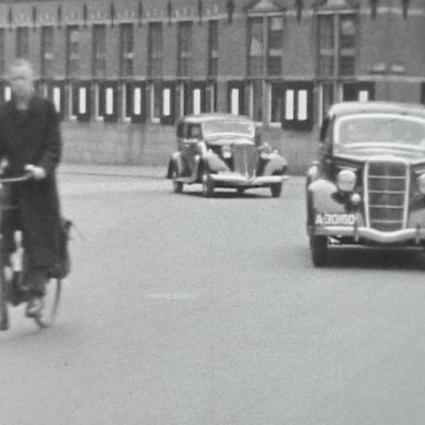 Kenteken: A 30160; Ford, foto: Still uit GAVA-film AV0535