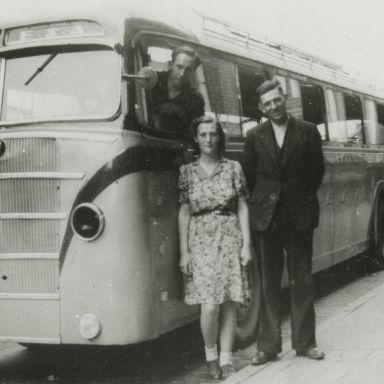 Kenteken: A 19334; Kromhout 1937, v.l.n.r. J. Hoen, H. H.Elema, M. van der Sluis, foto: J. Harmsen