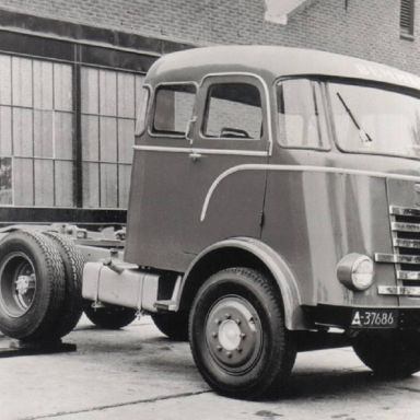 Kenteken: A 37686; DAF, cabineopbouw Medema in Appingedam of Brouwers' in Holwerd, foto: H. E. Boonstra