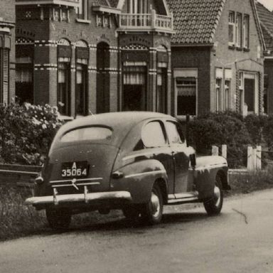 Kenteken: A 35064; Ford, Roodeschool, Hooilandseweg ca. 1950, foto: uitsnede 1986-15004.jpg