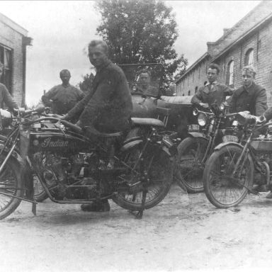 Kenteken: A 2707; Garage Dijkhuizen ca. 1925, foto: H.J. Dijkhuizen