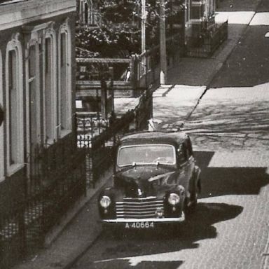 Kenteken: A 40664; Vauxhall, Appingedam, Wijkstraat ca. 1950, foto: uitsnede 1986-09231.jpg