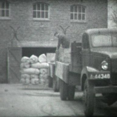 Kenteken: A 44348; GMC,   foto: Still uit GAVA-film AV0665