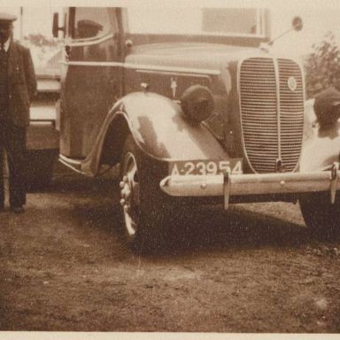 Kenteken: A 23954; Ford, foto: collectie Veenkoloniaal Museum (vm 3.3/SK/18.10)