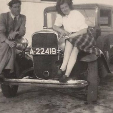 Kenteken: A 22419; Chevrolet met Bertus en Ida Hermse, foto: J. Heikens