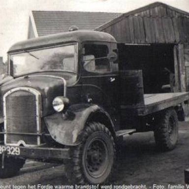 Kenteken: A 28329; Fordson, foto: fam. van der Klei