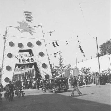 Kenteken: A 38289; Tentoonstelling 'Groningen 1948' (1785-24452)