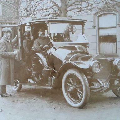 Kenteken: A 1144; Spyker bij café Pannenborg, Zuidbroek, foto: advertentie Marktplaats