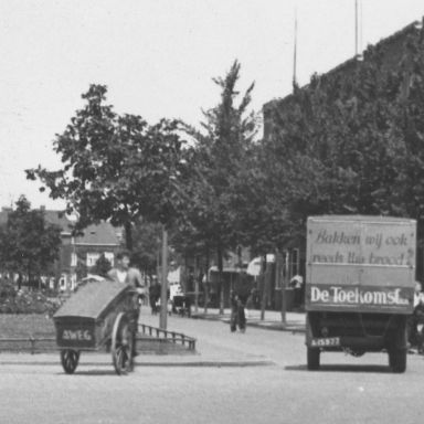 Kenteken: A 15977; Groningen, Prinsesseweg 1937, foto: uitsnede 1785-1973.jpg