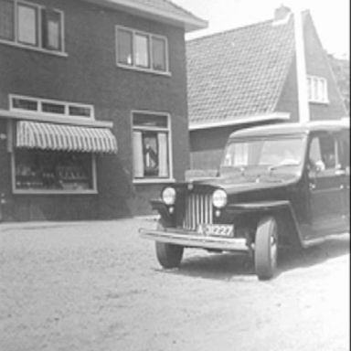 Kenteken: A 31227; Jeep, foto: still uit AV9192, collectie Groninger Archieven