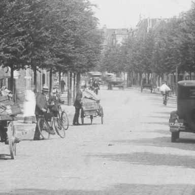 Kenteken: A 17467; Groningen, Kerklaan 1933. foto: uitsnede 1785-1397.jpg