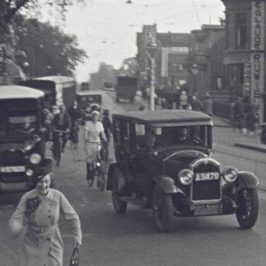 Kenteken: A 3479; Buick, foto: still uit "Verkeersfilm", C. van der Mei, 1934, coll. GrA (2209-0176)