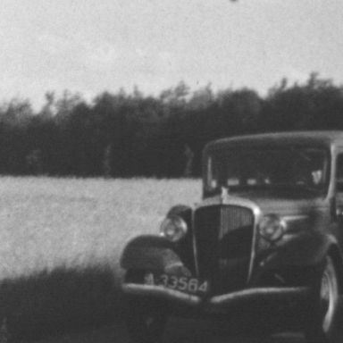 Kenteken: A 33564; Hudson Terraplane, foto: Still uit GAVA-film AV4079, ca. 1945