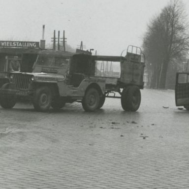 Kenteken: A 49212; Willys Overland, foto uit archief Kantongerecht Winschoten (154-8_204)