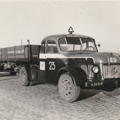 Kenteken: A 36458; Steyr vrachtwagen, foto: archief PAX