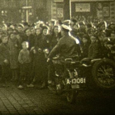 Kenteken: A 13061; Harley Davidson, foto: Still uit GAVA-film AV0007