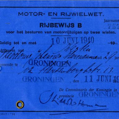 Kenteken: A 28845; Rijbewijs uit archief Theo Westen (2975-009)