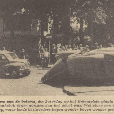 Kenteken: A 40302; Skoda (rechts), Nieuwsblad van het Noorden, 27-07-1953