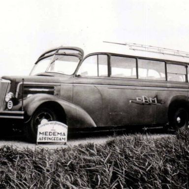Kenteken: A 40100; White WB20, Appingedam, 1948, bron: <a href='http://www.openbaarvervoerinboskoop.nl' target='_blank'>Openbaar vervoer in Boskoop</a>