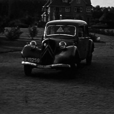 Kenteken: A 19259;  Citroën, foto: Still uit GAVA-film AV0171