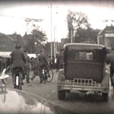 Kenteken: A 1025; foto: Still uit GAVA-film AV1313, 1950