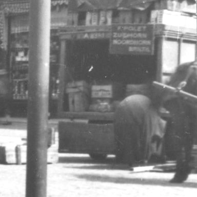Kenteken: A 8381; Ford,  Groningen, Vismarkt, 1929, foto: uitsnede 1785-02693.jpg