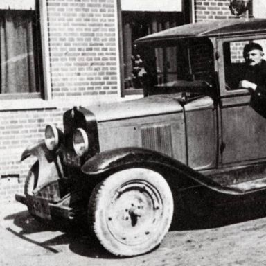 Kenteken: A 3412; J. Spijk in de Chevrolet, foto uit Boetendiekster Bode, fotoboek 1981 (1957-22353)