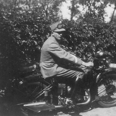 Kenteken: A 22236; Royal Enfield, foto: K. Venema