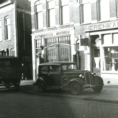 Kenteken: A 28602; Chevrolet, Veemarktstraat oktober 1946 (2139-80)