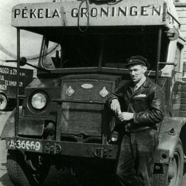 Kenteken: A 36669; Ford F 60 (verbouwde cabine), foto: archief W. Mollema