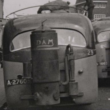 Kenteken: A 27605; Citroën op het Zuiderdiep, 1941, foto: still uit de film "Groningen in oorlogstijd 1940-1945", J.W. van Dam, coll. GrA. (2209-AV0119)