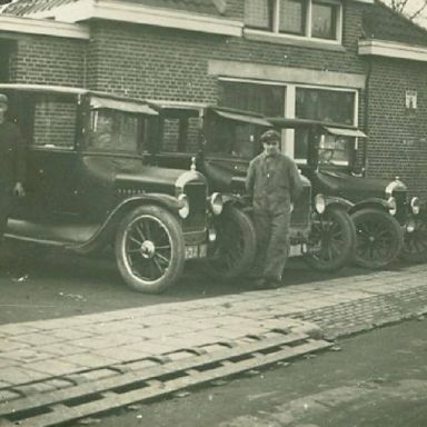 Kenteken: A 3417; Torenweg noordzijde, Warffum jaren '30. foto: T. Juk