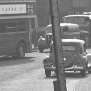 Kenteken: A 25207; Citroën Traction Avant, Groningen, 1950, foto: uitsnede 2248-1143; Fotograaf: Fotobedrijf Piet Boonstra